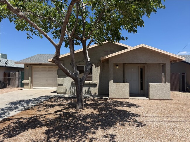 Building Photo - 2539 Ashfork Ave