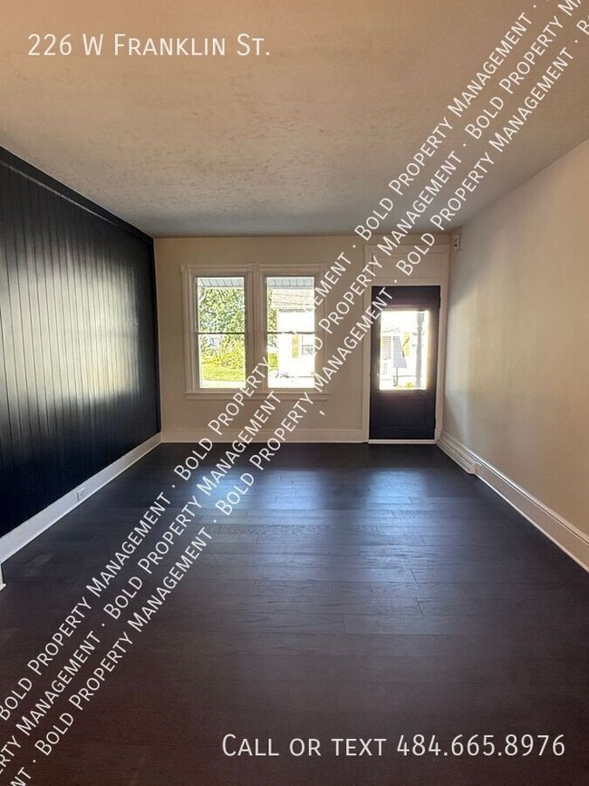 Photo - 226 W Franklin St