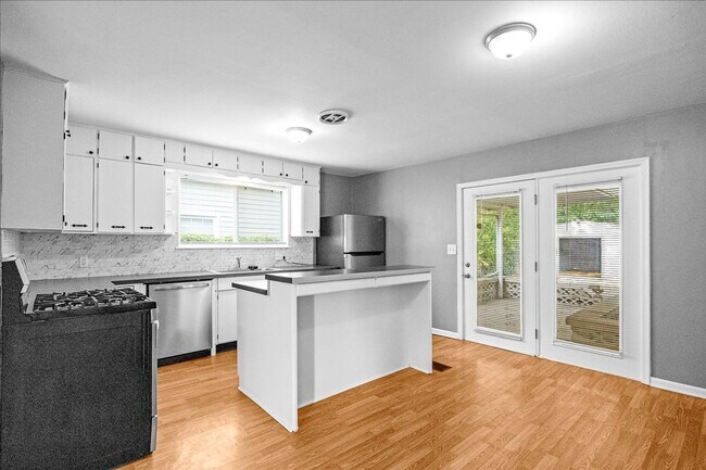 Photo - Charming 3 Bedroom Home in Independence – ...