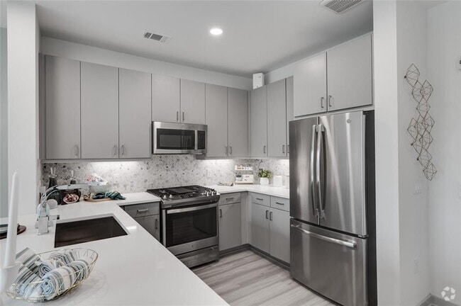 Building Photo - 3636 W Dallas St Rental