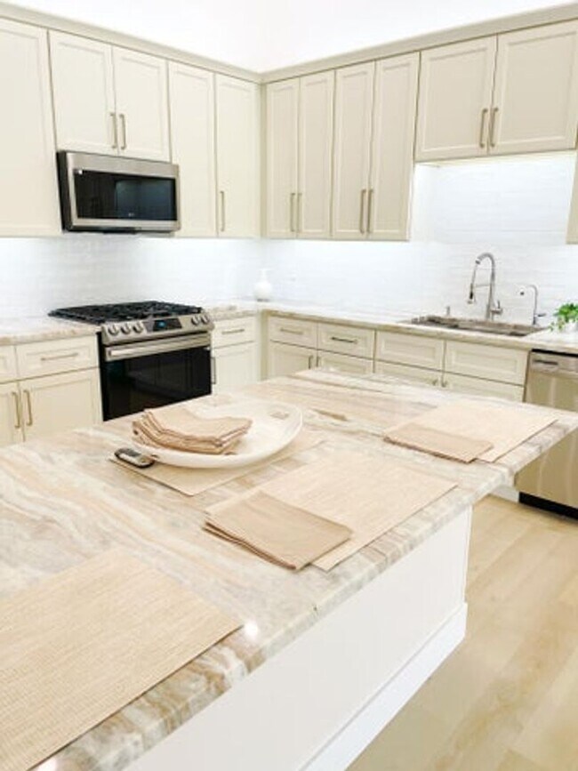 Photo - 3345 Pine Hill Trail