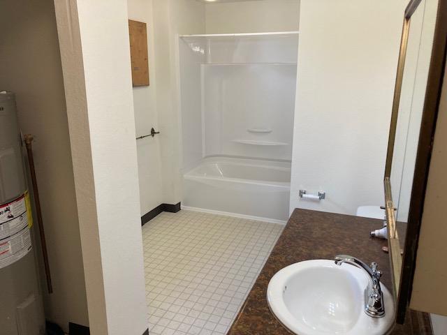 Photo - 2082 Monroe Ave