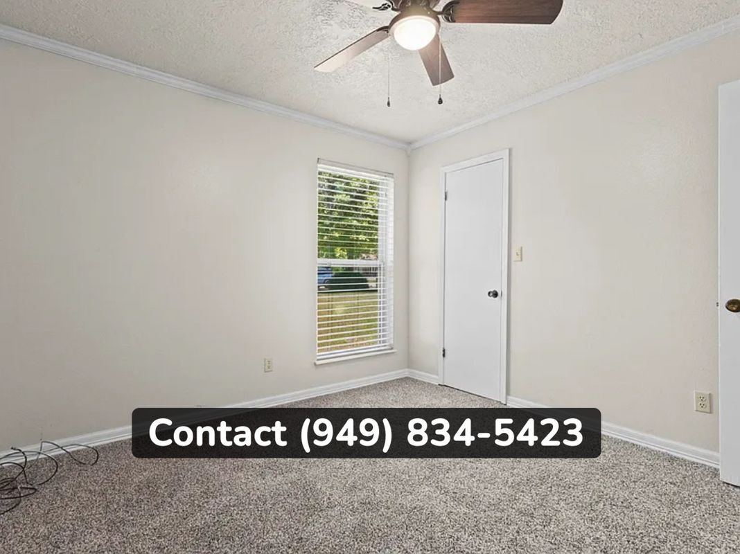 Photo - 122 Carriage Ln