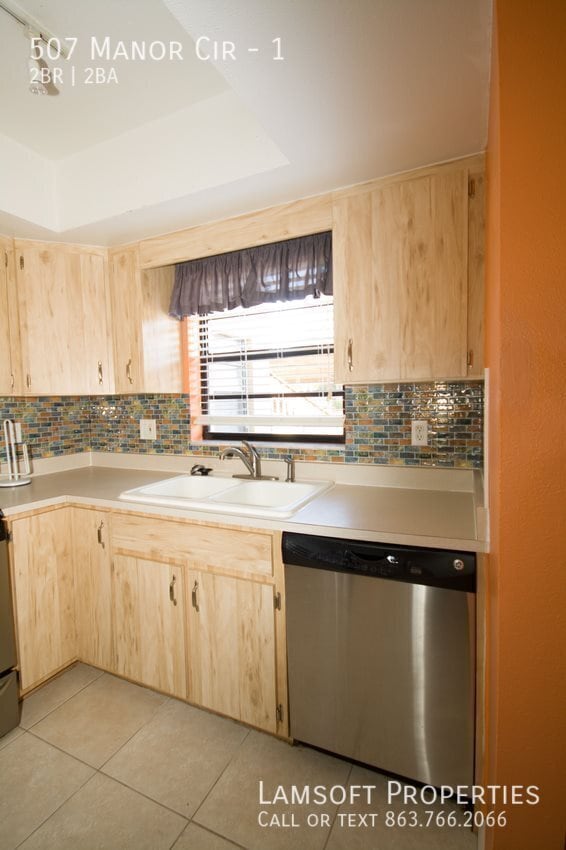 Photo - 507 Manor Cir