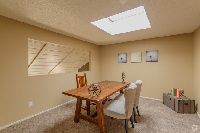 1BR, 1 Loft, 2BA - 1,300 SF