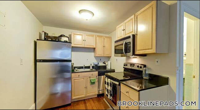 Photo - 1069 Beacon St Unit 2