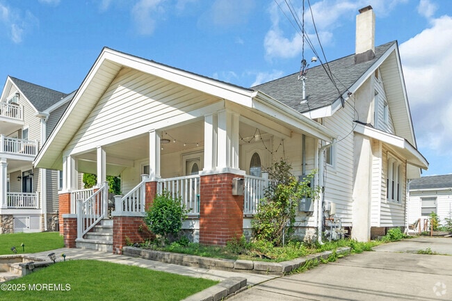 Building Photo - 1705 A St Unit 2 Rental