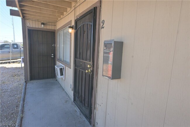 Photo - 3021 E Carey Ave Unidad 2