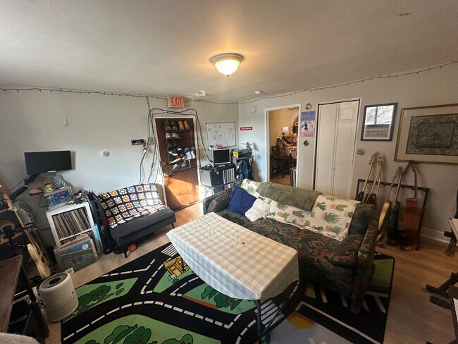 Photo - 77 Chiswick Rd Apartments