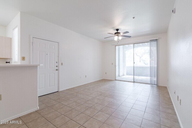 Photo - 1100 N Priest Dr Unidad 1112