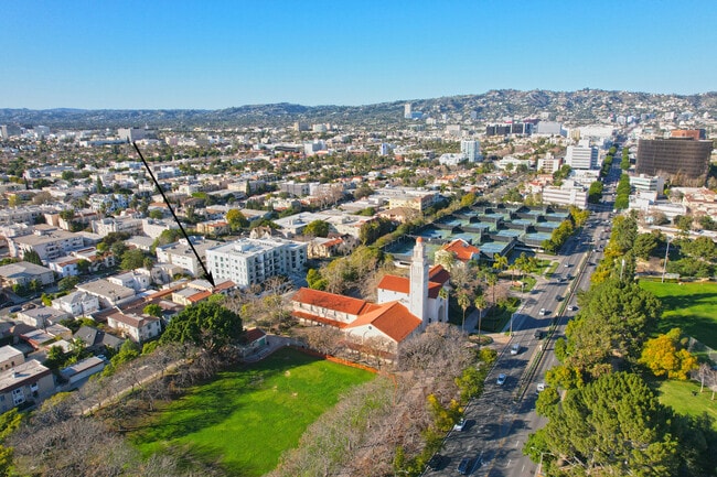 Photo - 913 Le Doux Rd