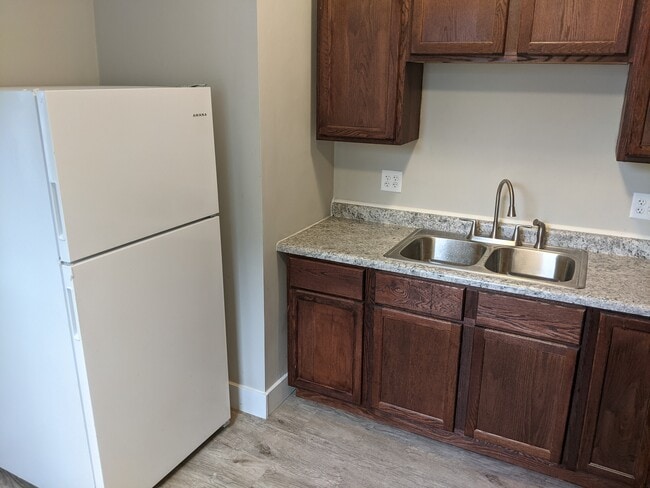 Photo - 403 Litchfield Ave SE Unit #2 - Upper Level