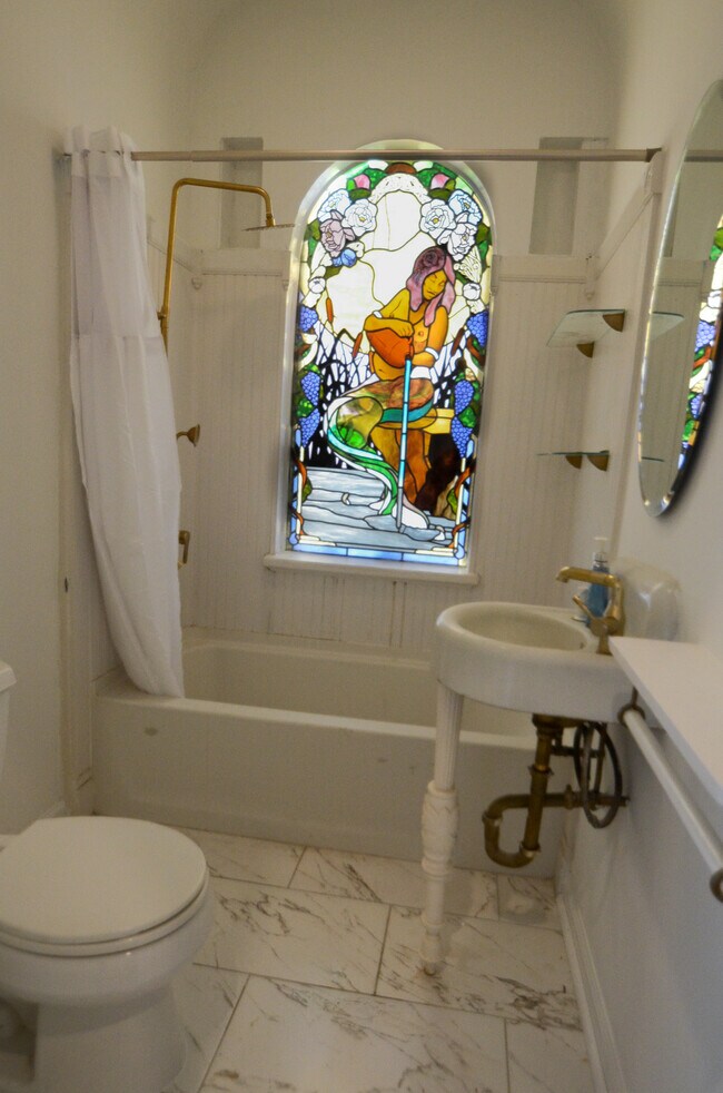 Photo - 1203 E 33rd St Unidad Historic Charming Savannah Duplex