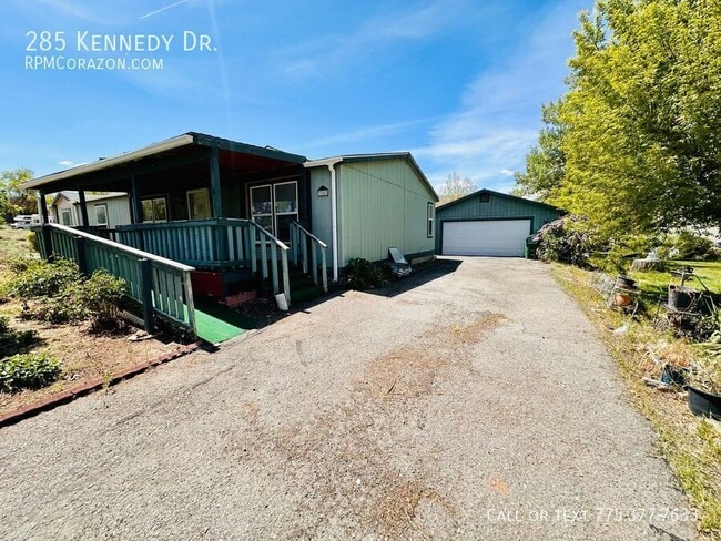 Photo - 285 Kennedy Dr