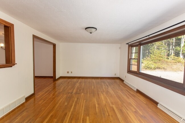 Photo - 211 Clark Rd
