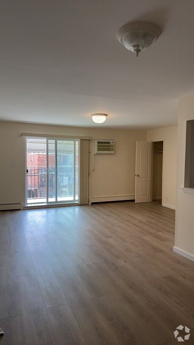 Building Photo - 1419 71st St Unit 3 Rental