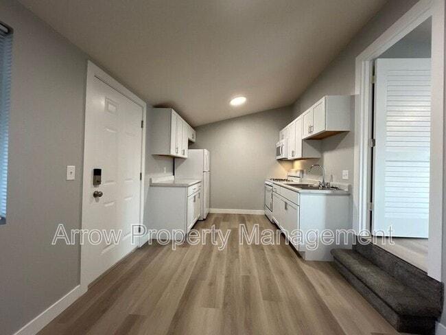 Photo - 877 N 26th St Unit 305