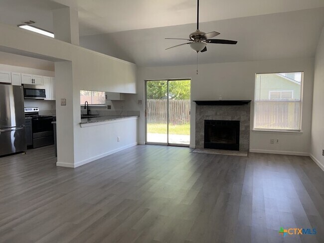 Photo - 2503 Armadillo Dr