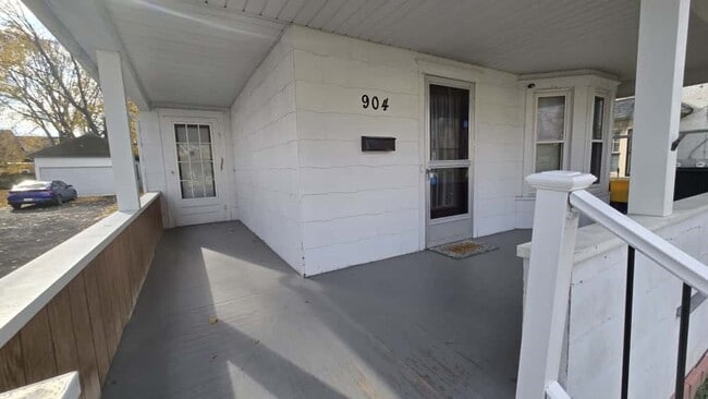 Photo - 904 Broad St