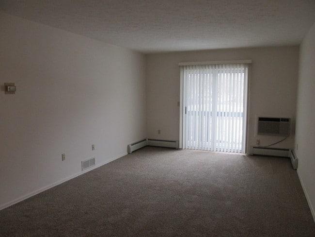 Lakewood Manor Apartments
