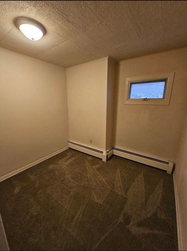 Den / Office - 166 4th St Unit Floor 2