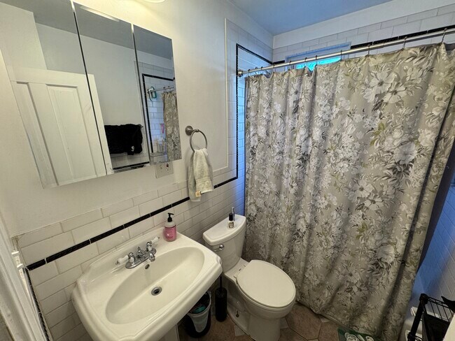 Photo - 176 Elm St Unidad 2