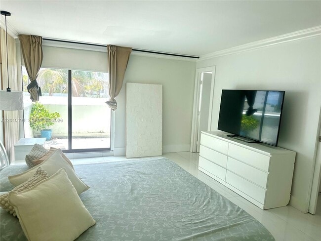 Photo - 1800 Collins Ave Unit 5D