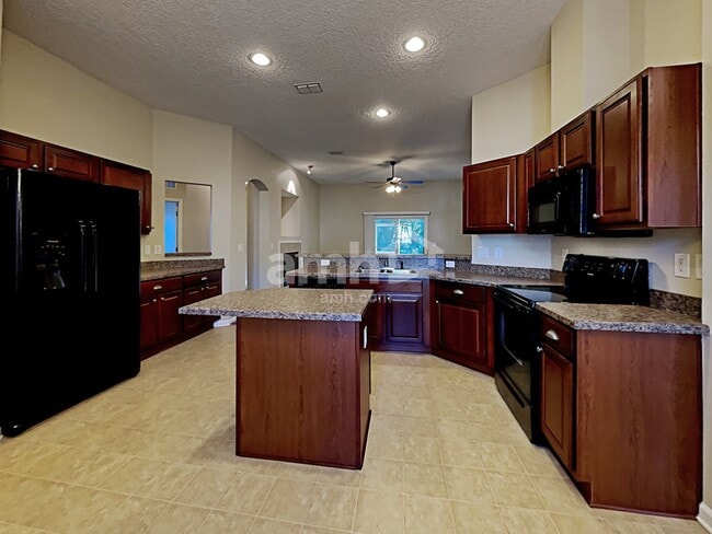 Photo - 11390 Oaklawn Rd