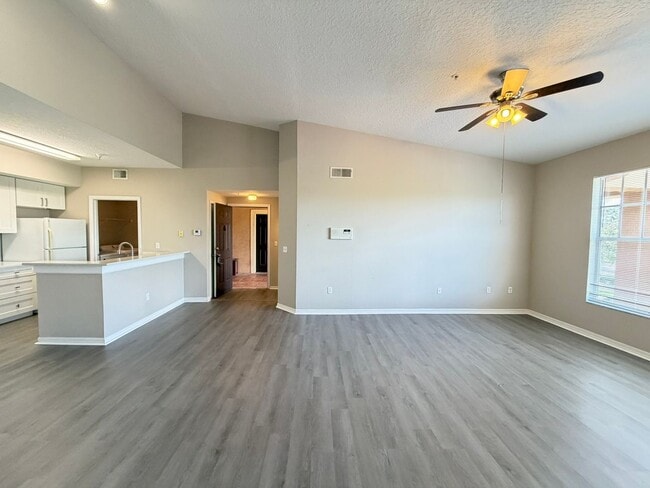 5578 Metrowest Blvd