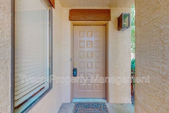 Photo - 10205 Las Casitas St NE