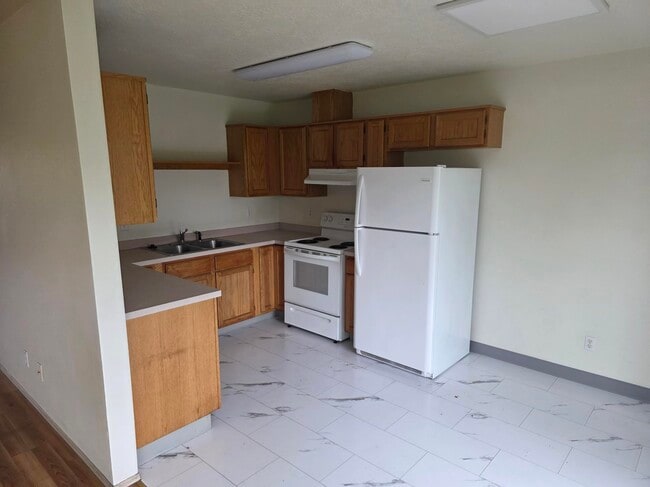 Photo - 264 Ecols St S