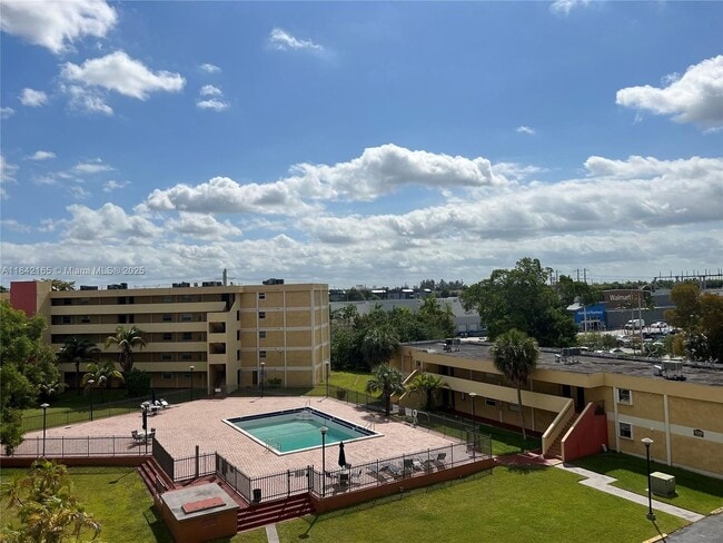 Building Photo - 9210 Fontainebleau Blvd Unit 501-501 Rental