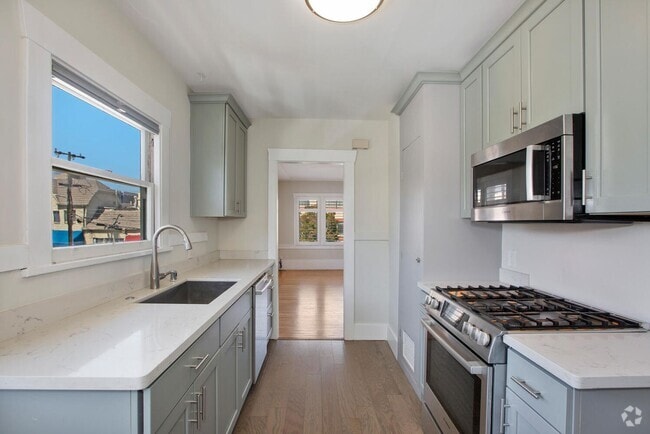 Building Photo - 11-19  Yosemite Ave. Unit 15 Rental