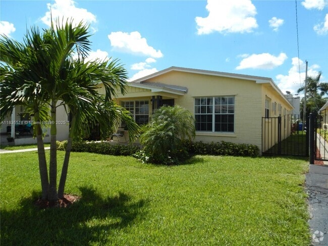 Building Photo - 1738 Rodman St Unit 1 Rental