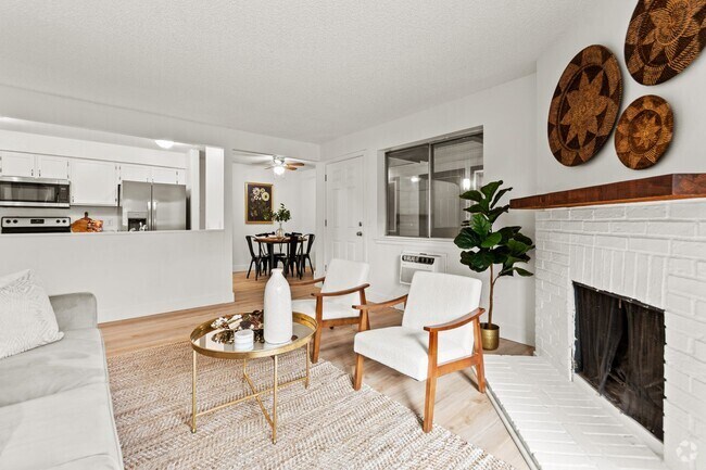 Building Photo - Huge 2 Bedroom condo right off Light Rail!
