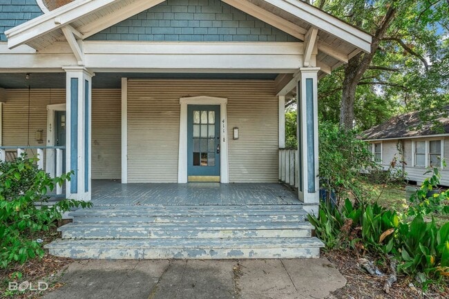 Photo - 411 Rutherford St