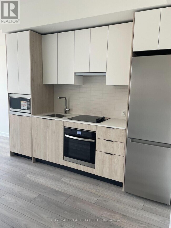 Photo - 1007 The Queensway Unité 1005