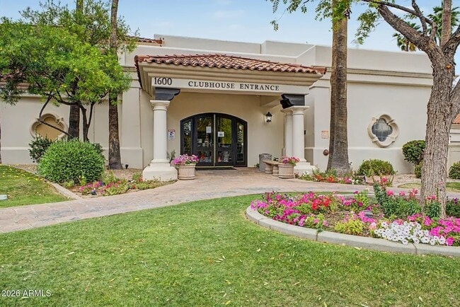 Photo - 1633 E Lakeside Dr