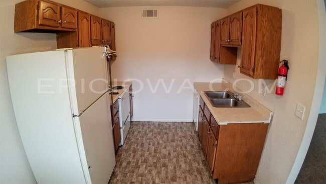 Photo - 1228 O Ave Pl NE