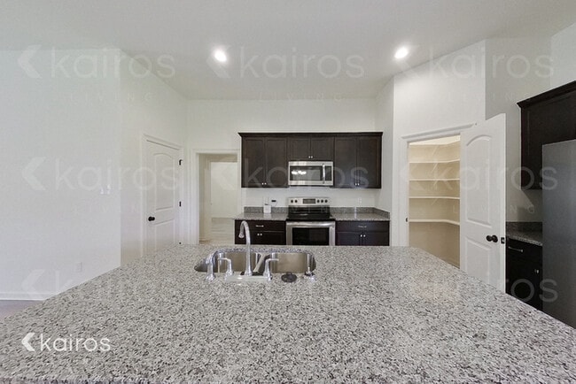 Photo - 112 Teddy Ln