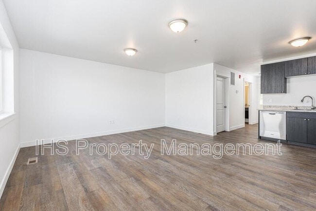 485 S 38th Ave Unit E220