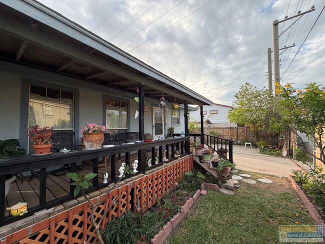 Building Photo - 121 E Madison St