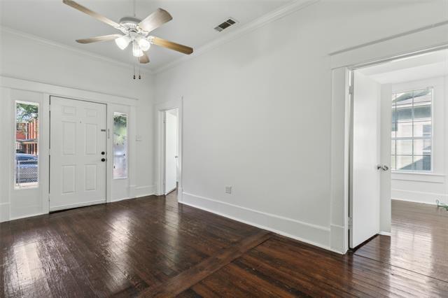 Photo - 820 W 10th St
