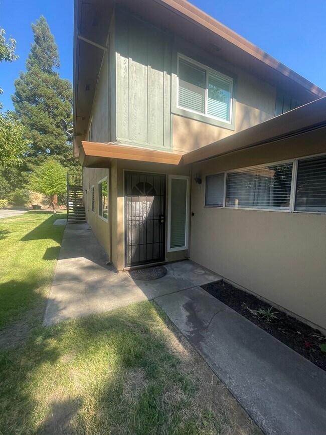 Beautifully Updated Townhouse in Madison V... - Beautifully Updated Townhouse in Madison V...