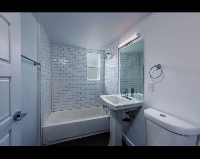 Photo - 3338 N 16th Ave Unidad 2