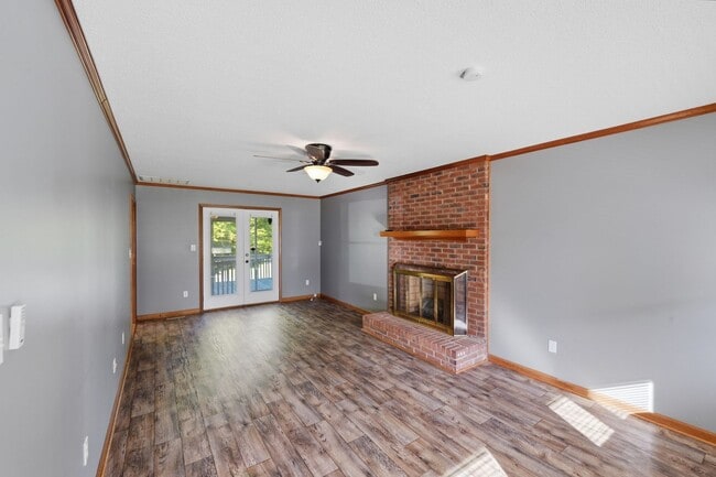 Photo - Spacious 4BR with Beautiful Backyard Retreat!