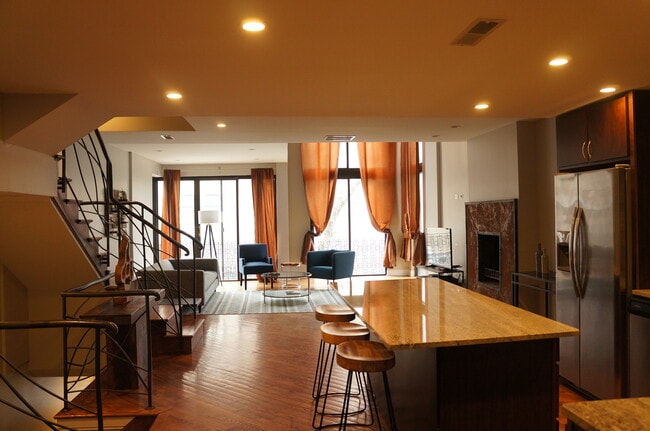 Building Photo - 170 W Burton Pl Unit 1