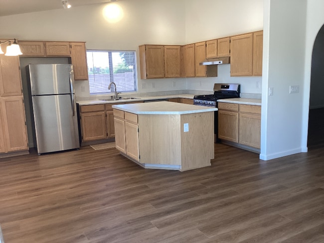 Photo - 1060 W Paseo Way
