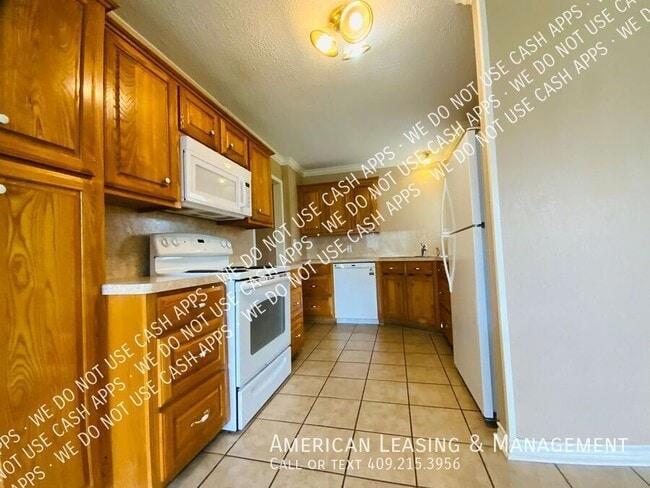 Building Photo - 3901 W Beverly Ave
