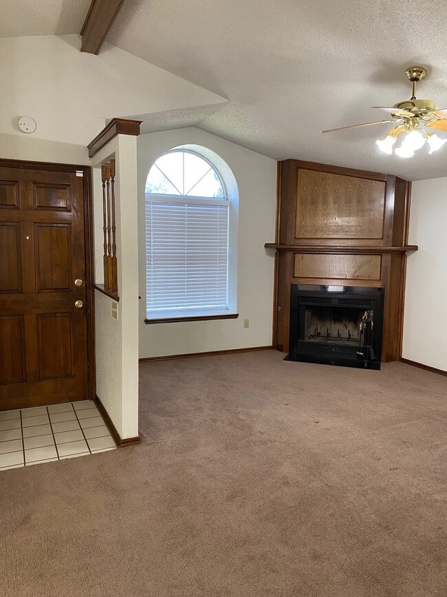 Photo - 2122 Meench Dr